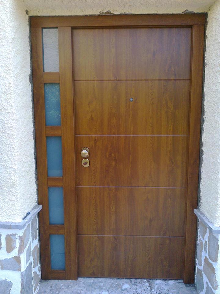 porta exterior blindada de fusta lamines