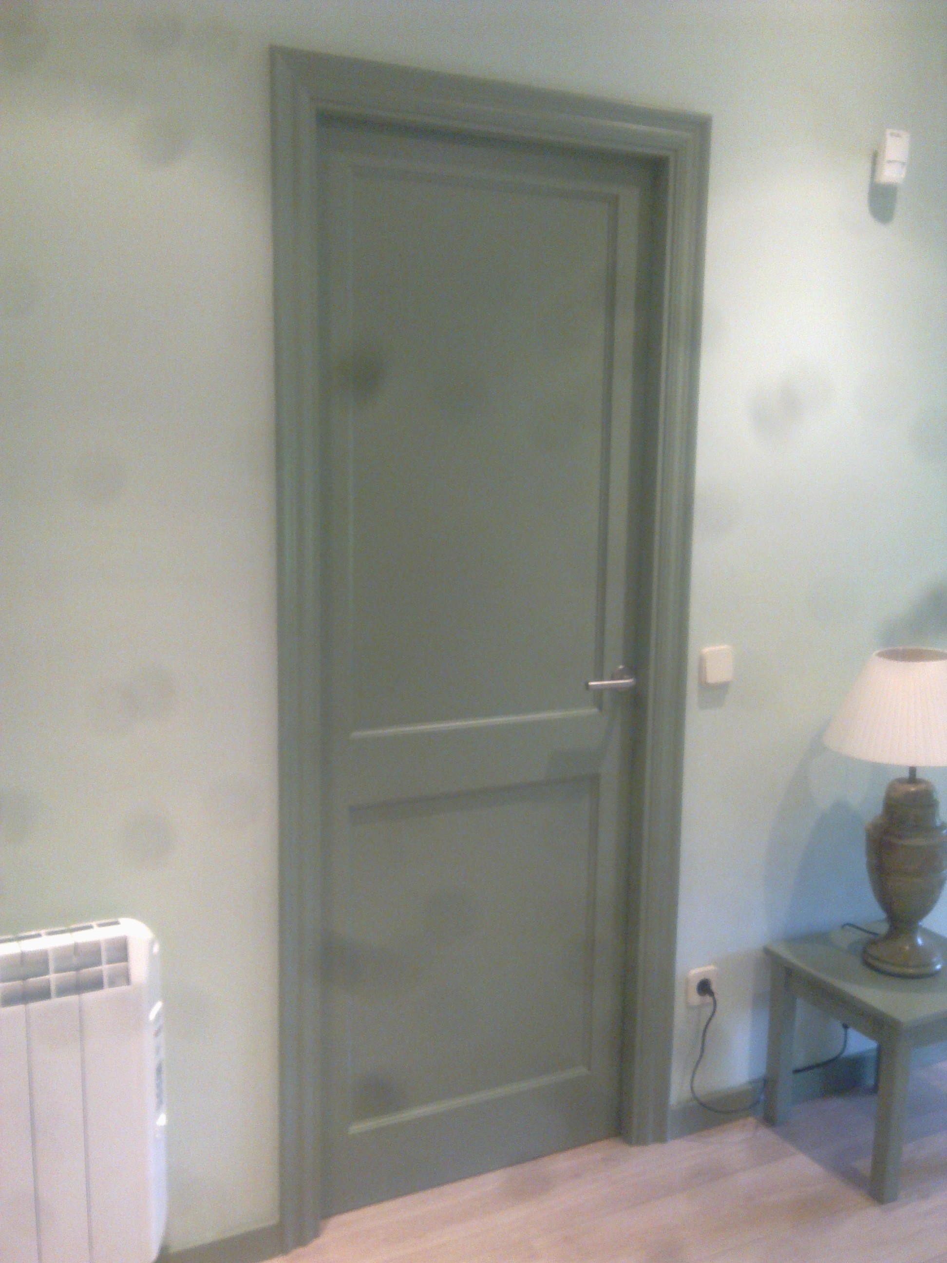 puerta interior lacada verde