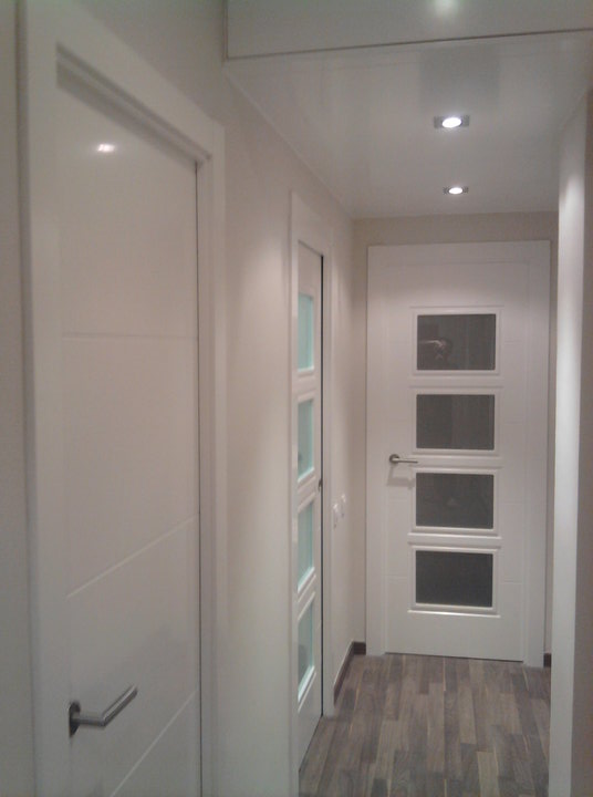 puerta interior lacada blanca con cristales