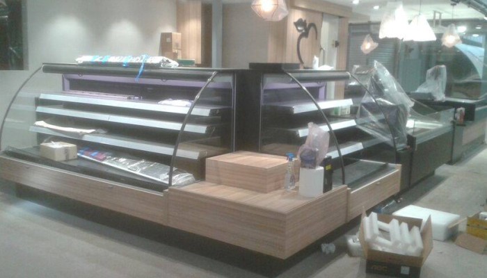 Mostradors de fusta a mida per botiga Fruiteria Lluís Macià